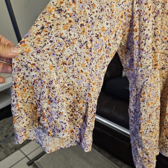 Cotton Bleu bell sleeve top - Picture 7 of 8